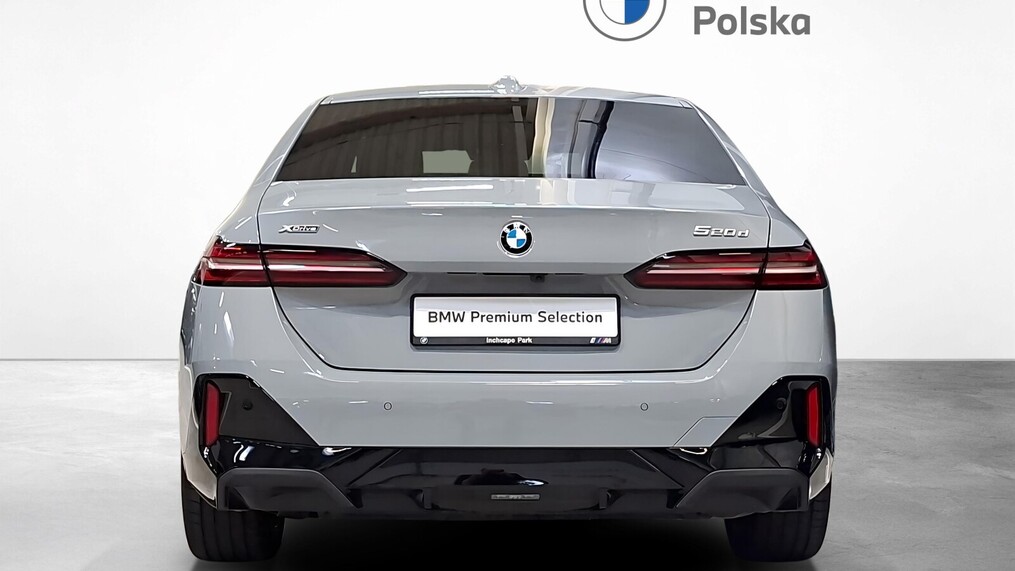 BMW Serii 5, 520