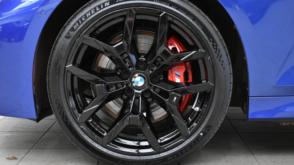 BMW Serii 3, 330