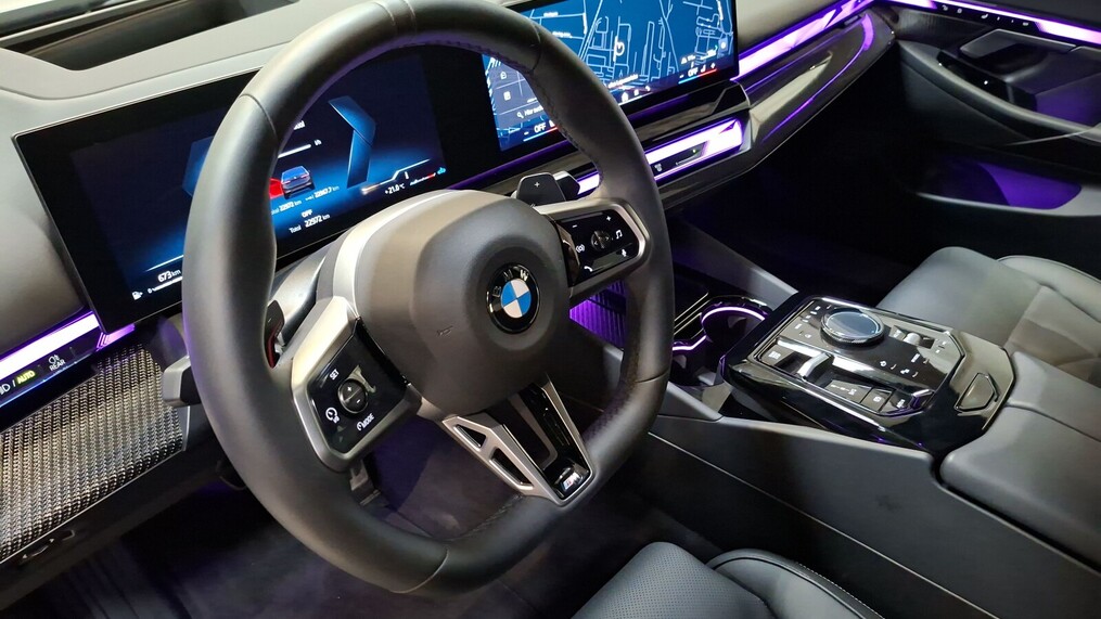 BMW Serii 5, 520