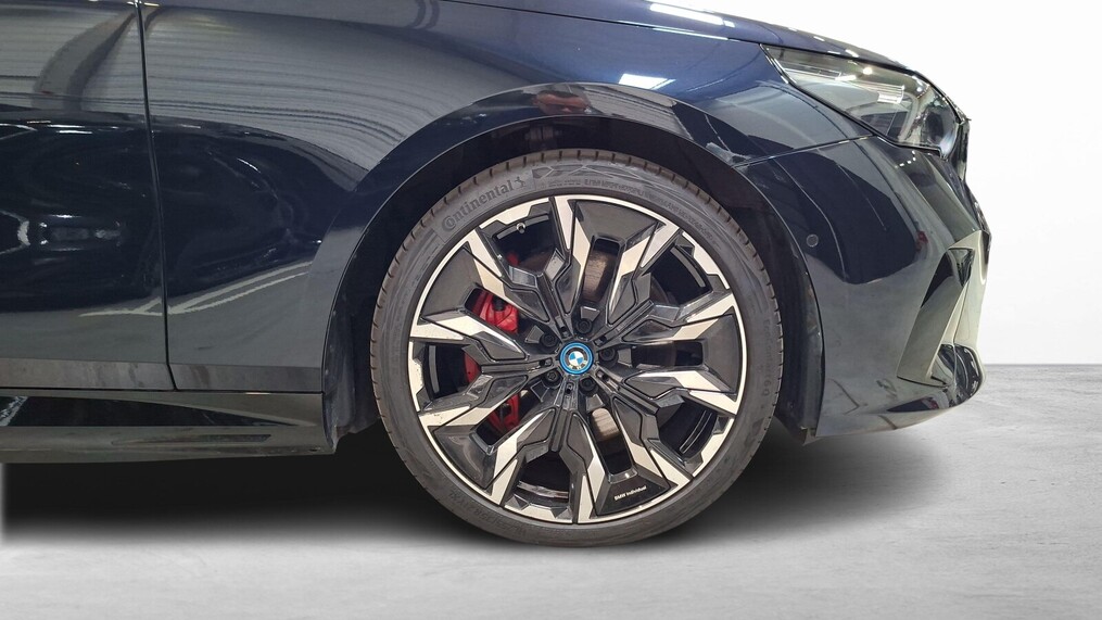 BMW Serii 5, 550