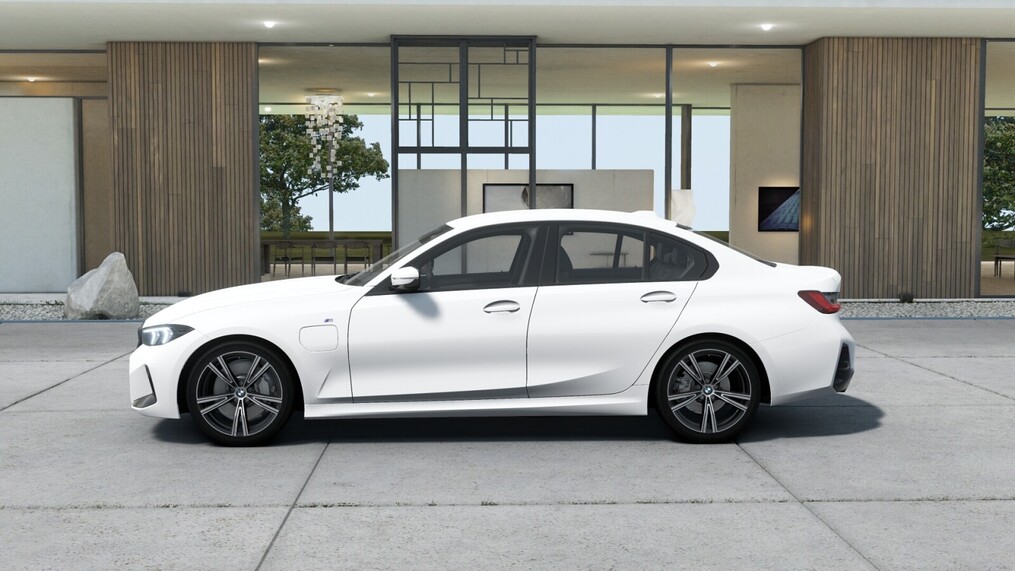 BMW Serii 3, 330