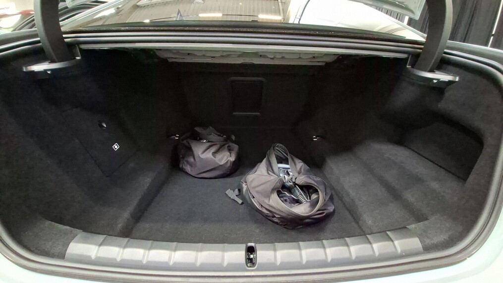 BMW Serii 7, 750