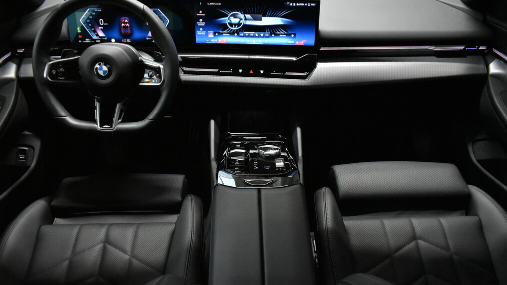 BMW Serii 5, 520