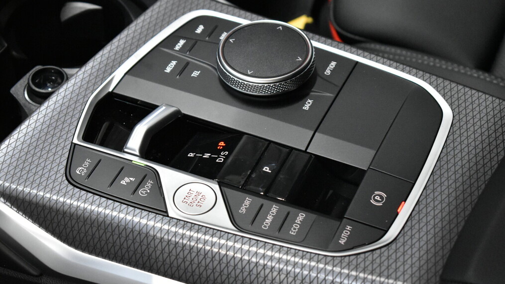 BMW Serii 3, 320