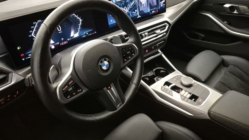 BMW Serii 3, 330