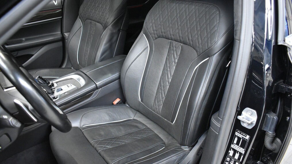 BMW Serii 7, 740