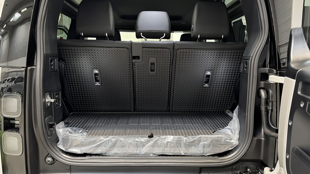 Land Rover Defender 90