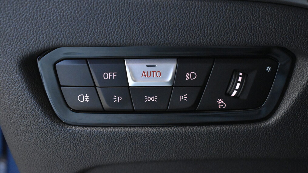 BMW Serii 3, 330