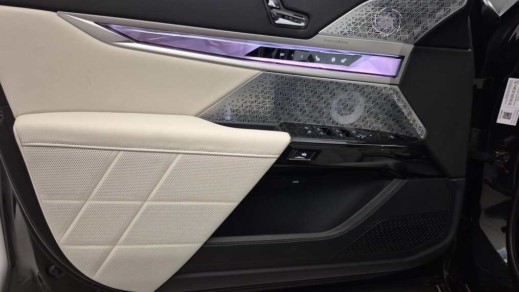 BMW Serii 7, 740