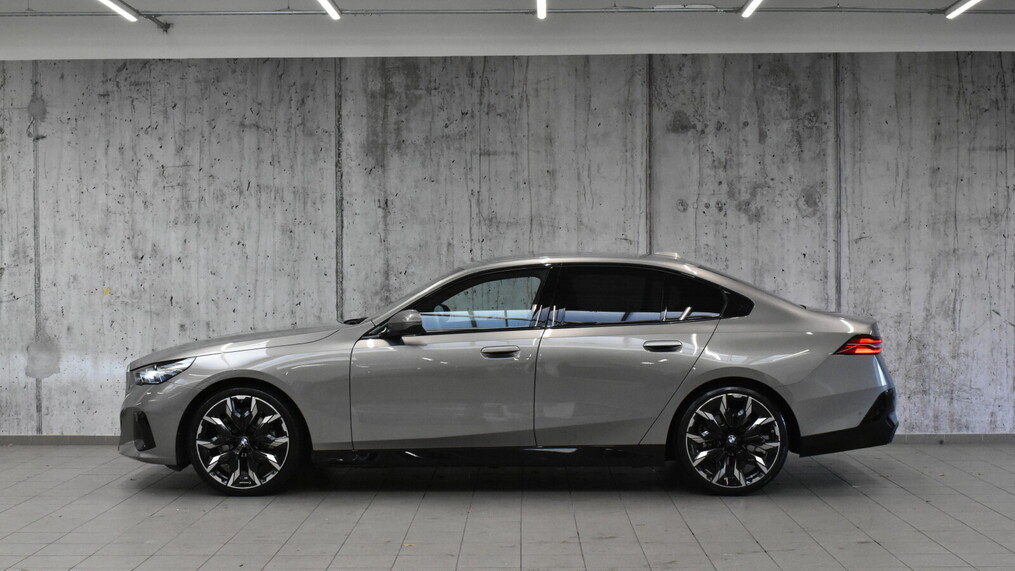 BMW Serii 5, 520