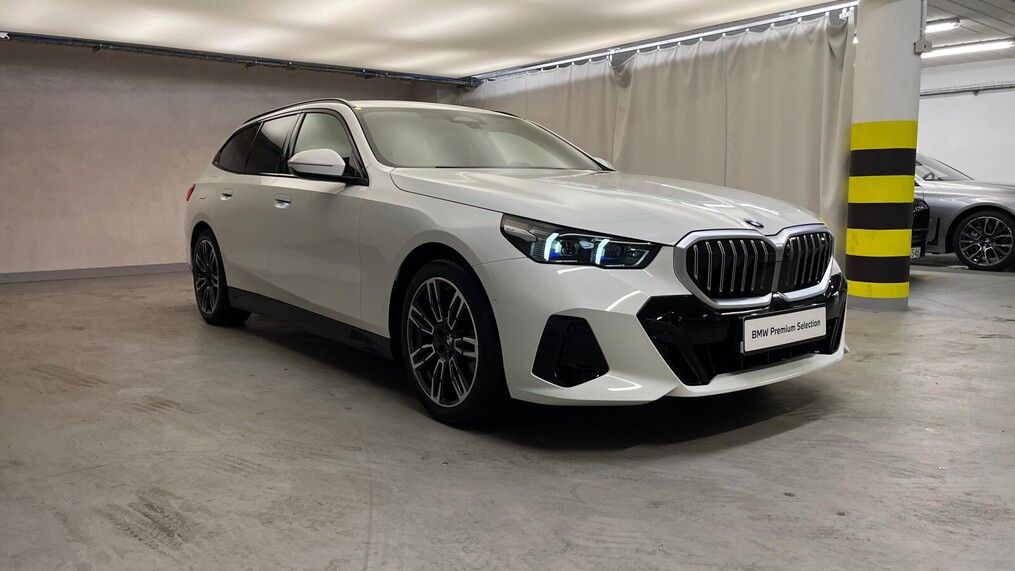 BMW Serii 5, 520