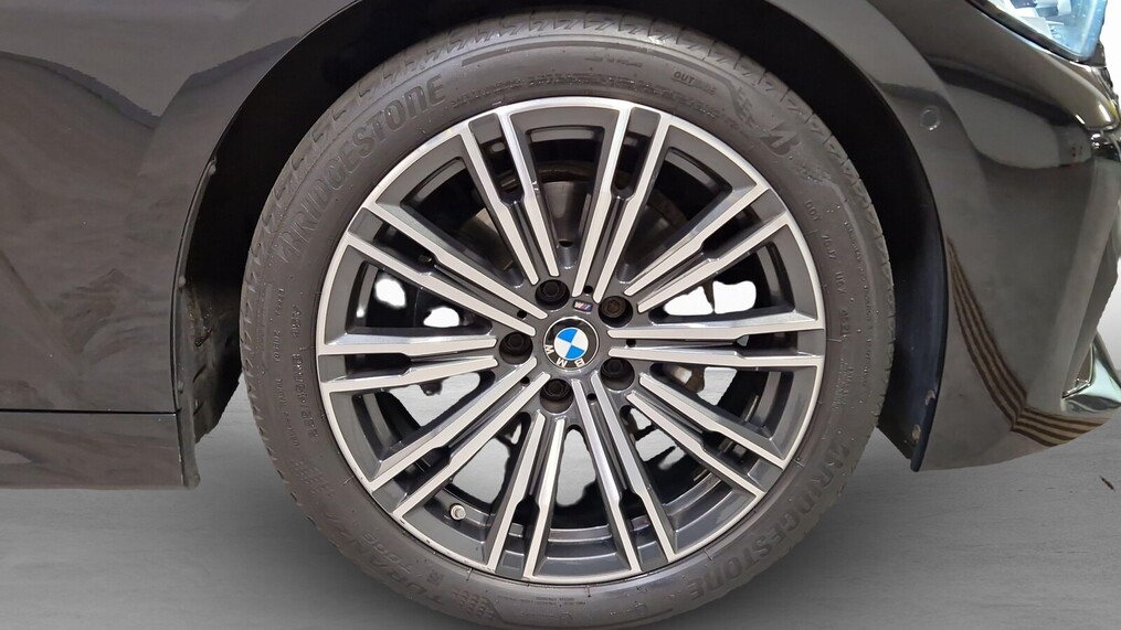 BMW Serii 3, 320