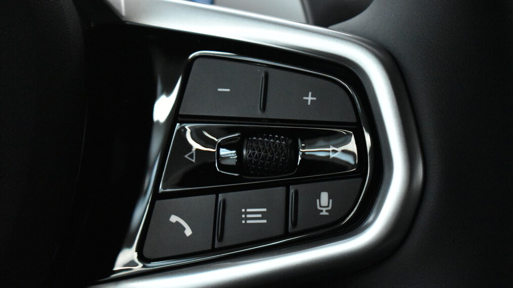 BMW Serii 3, 320