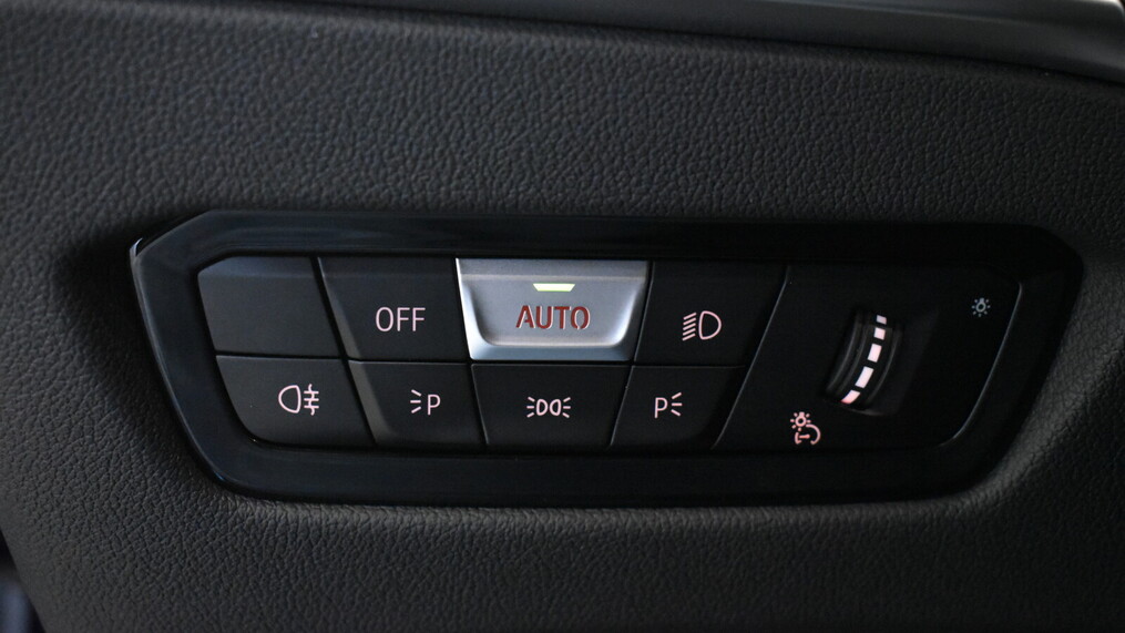 BMW Serii 3, 320