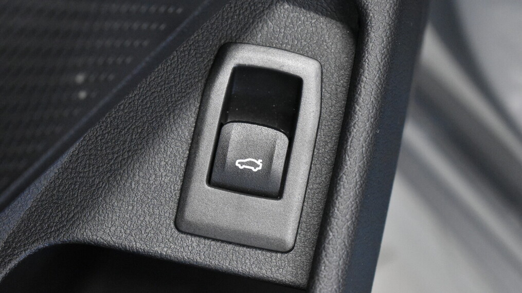 BMW Serii 3, 320