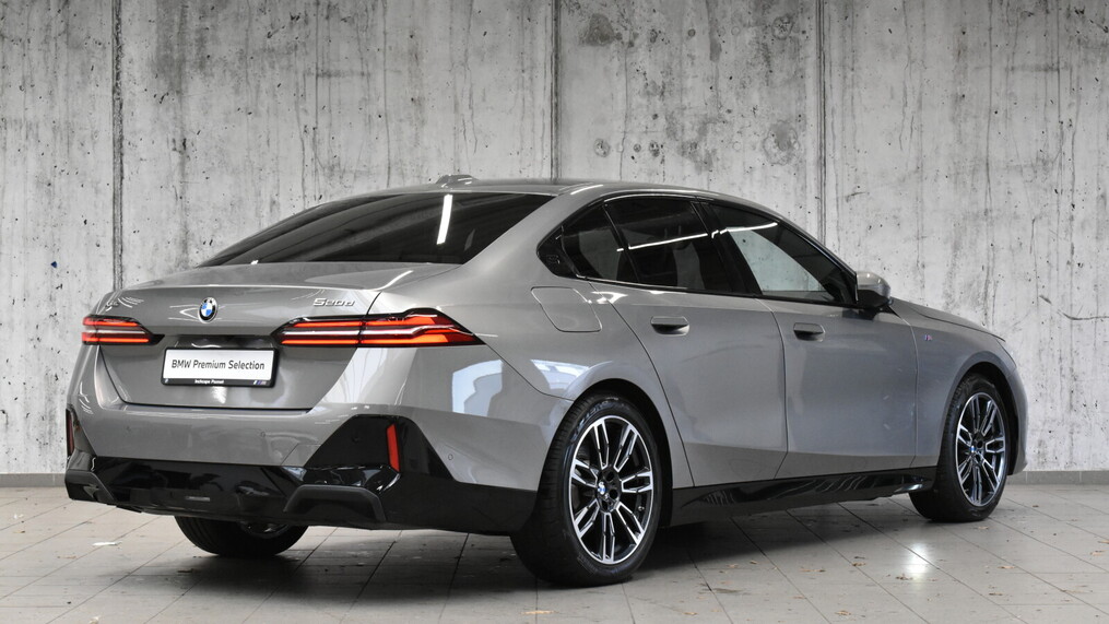 BMW Serii 5, 520