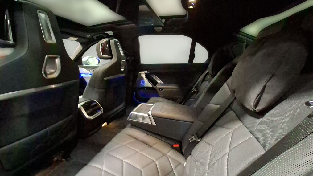 BMW Serii 7, 750