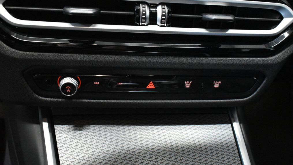 BMW Serii 3, 320