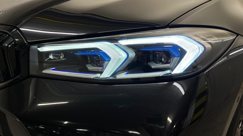 BMW Serii 3, 320