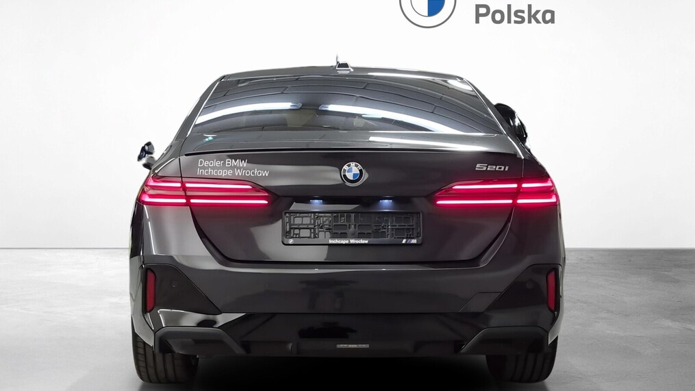BMW Serii 5, 520