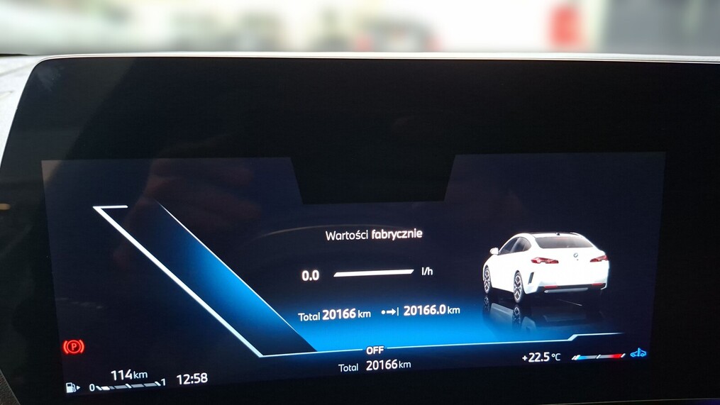 BMW Serii 2, 218