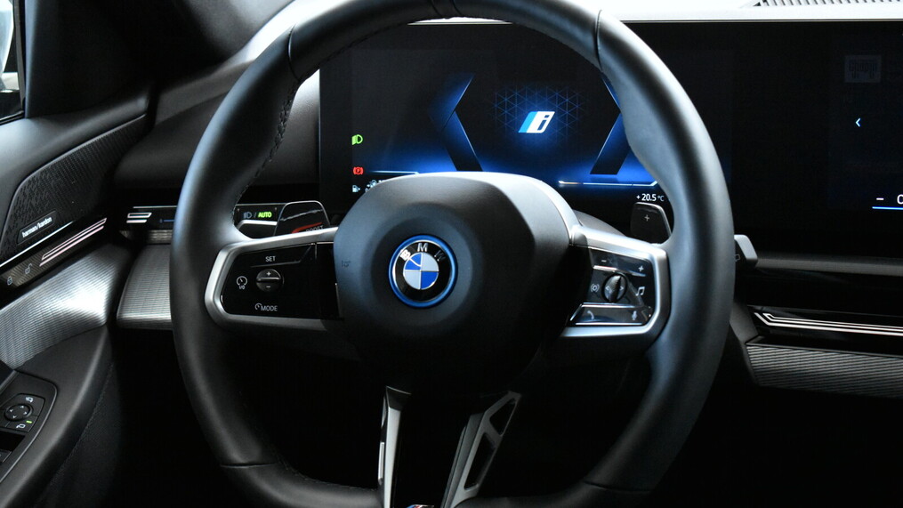 BMW Serii 5, 530