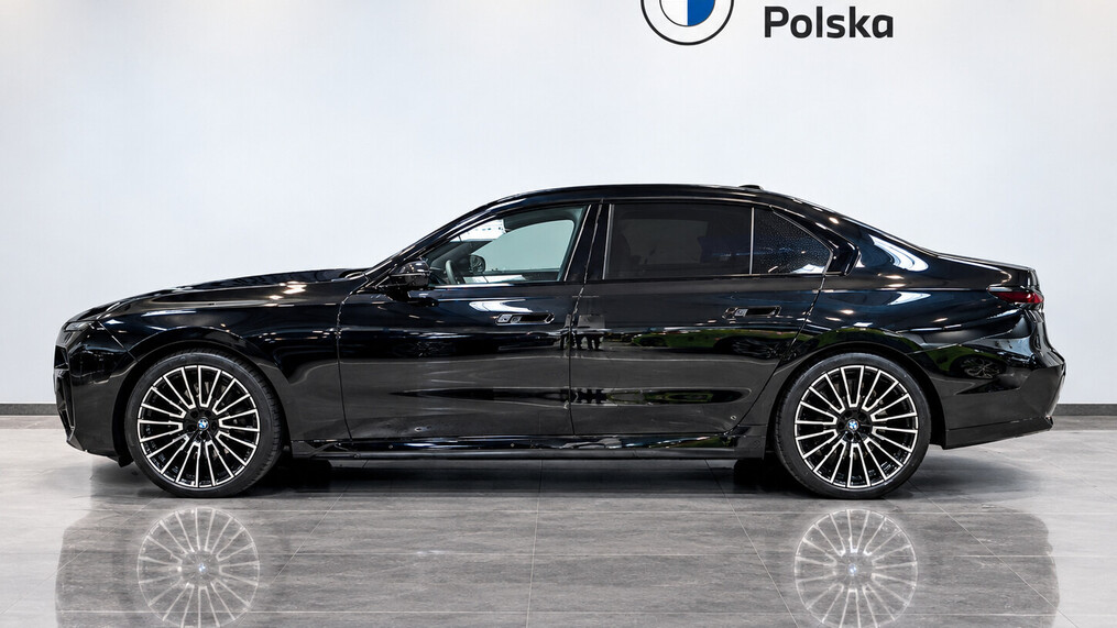 BMW Serii 7, 740