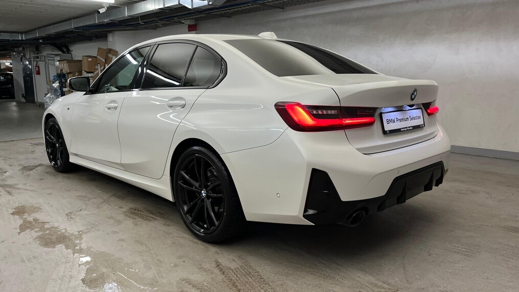 BMW Serii 3, 320