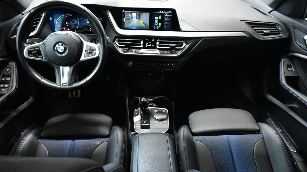 BMW Serii 2, 218