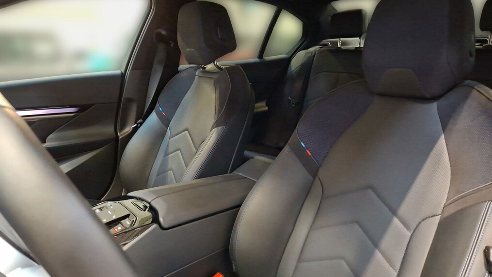 BMW Serii 5, 520