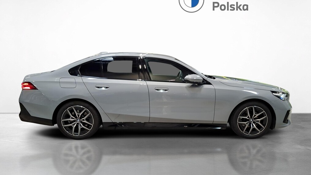 BMW Serii 5, 520