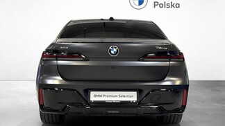 BMW Serii 7, 740