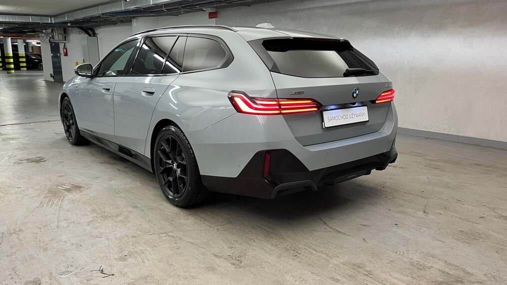 BMW Serii 5, 520