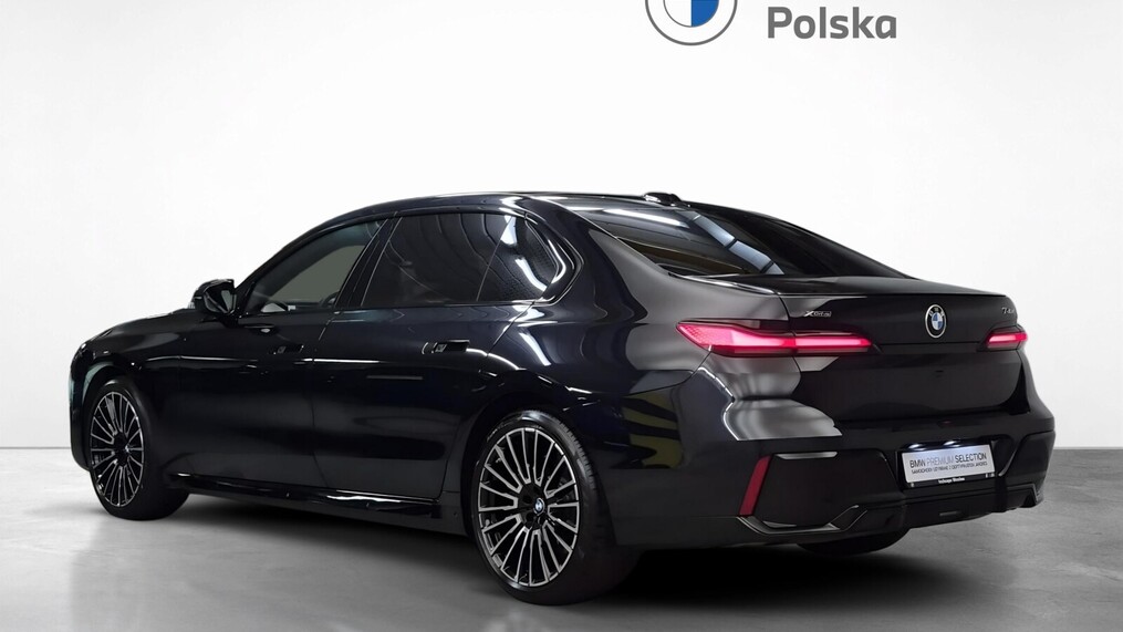 BMW Serii 7, 740