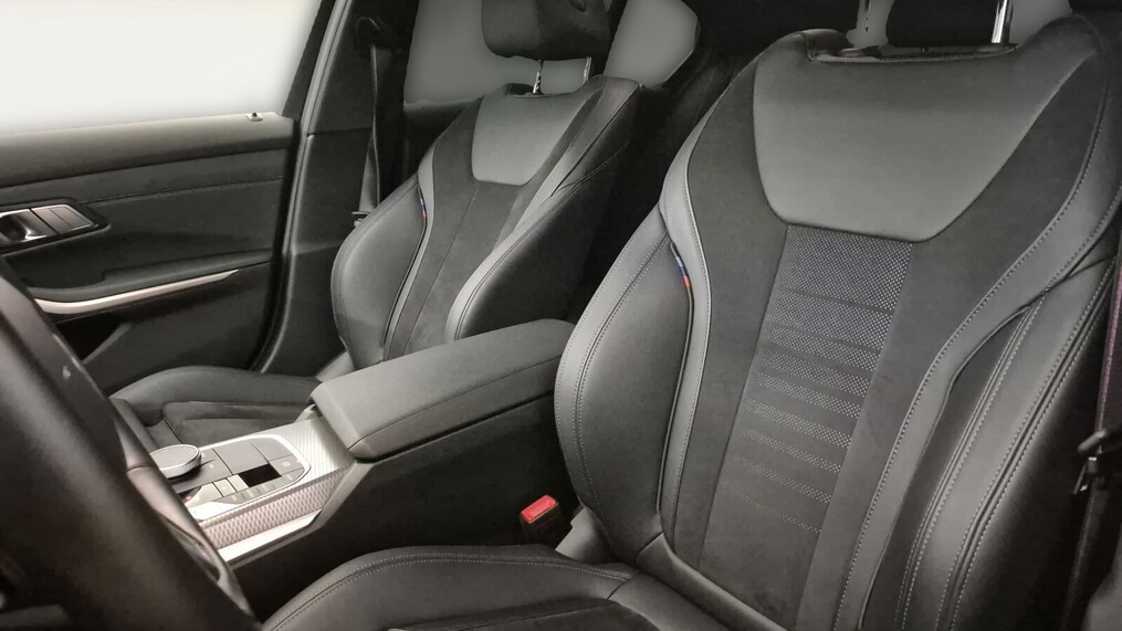 BMW Serii 3, 330