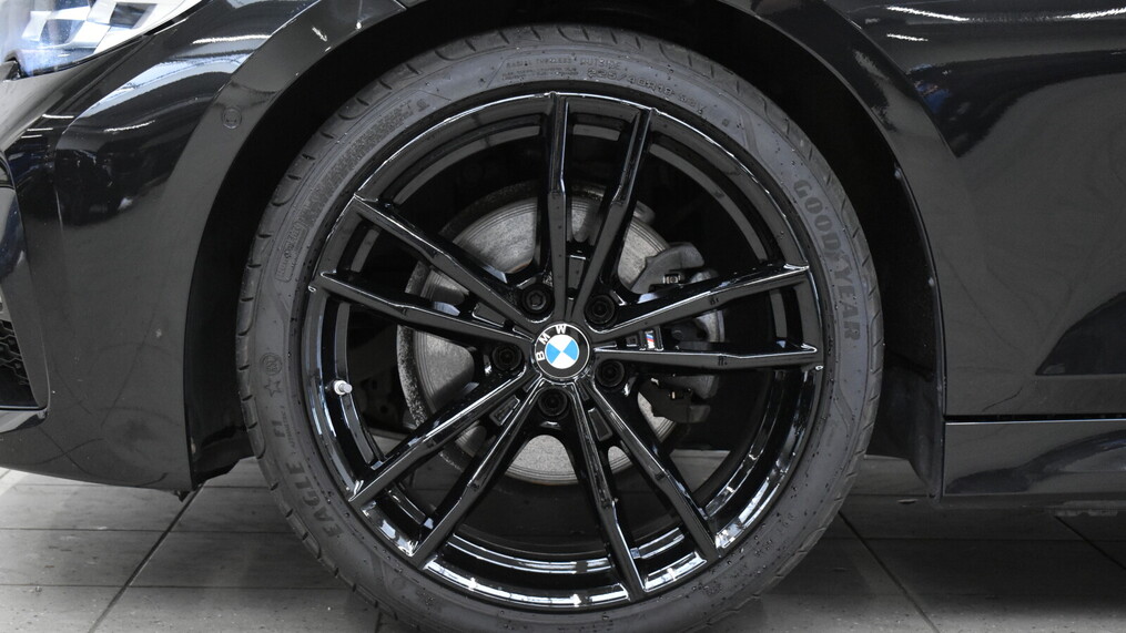BMW Serii 3, 320