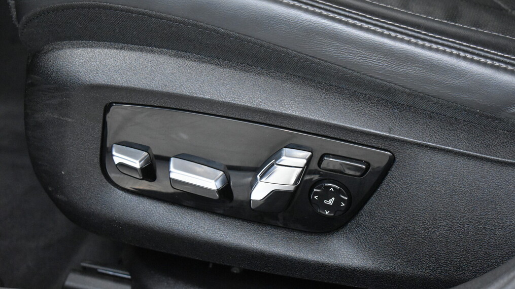 BMW Serii 7, 740