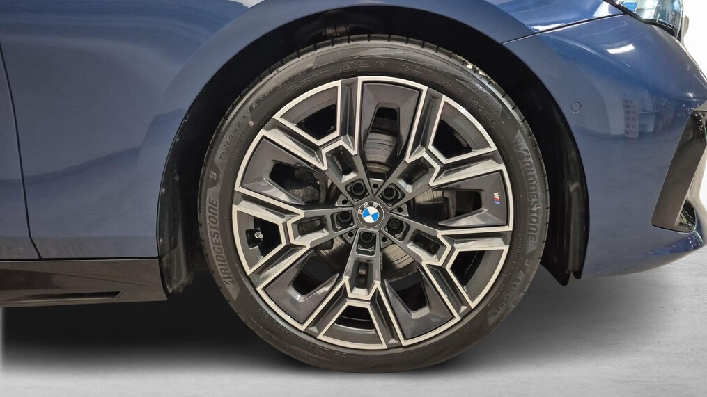 BMW Serii 5, 520