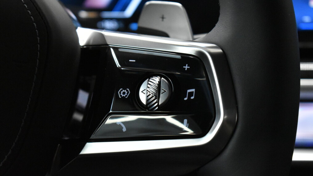 BMW Serii 7, 740