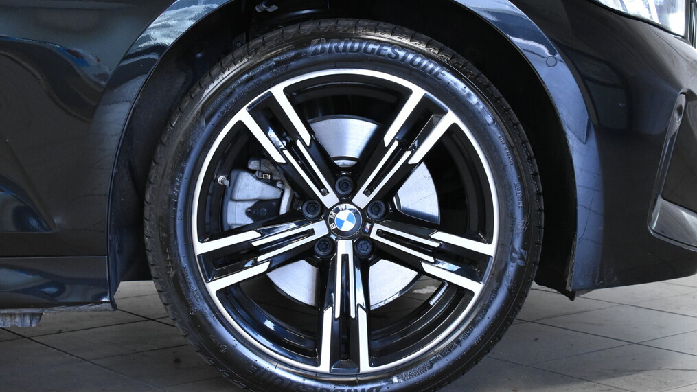 BMW Serii 3, 330