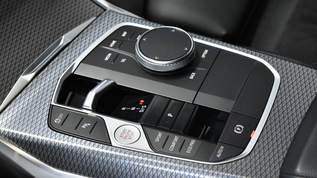BMW Serii 3, 320