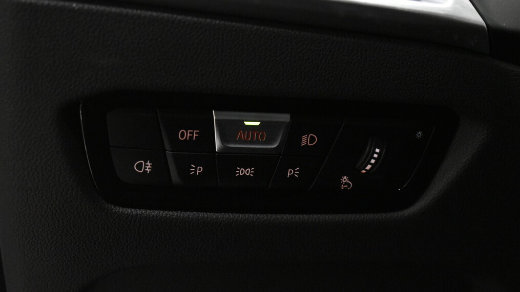 BMW Serii 3, 320