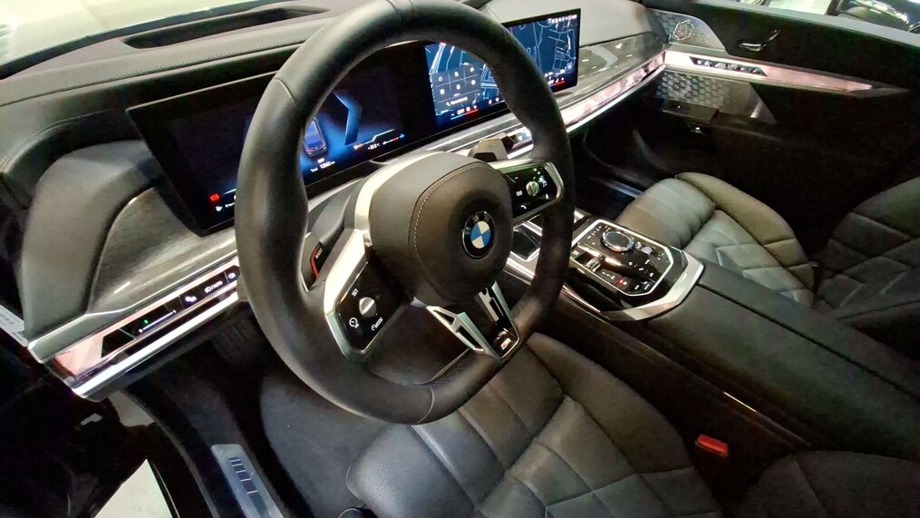 BMW Serii 7, 740