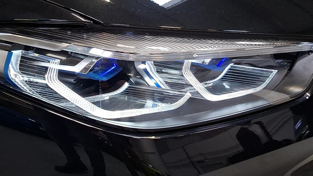 BMW Serii 8, 850