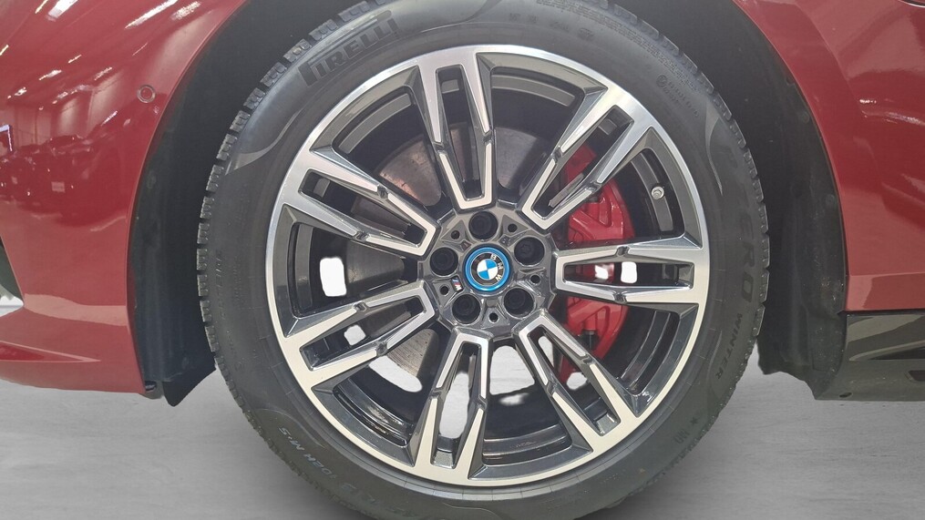 BMW Serii 5, 550