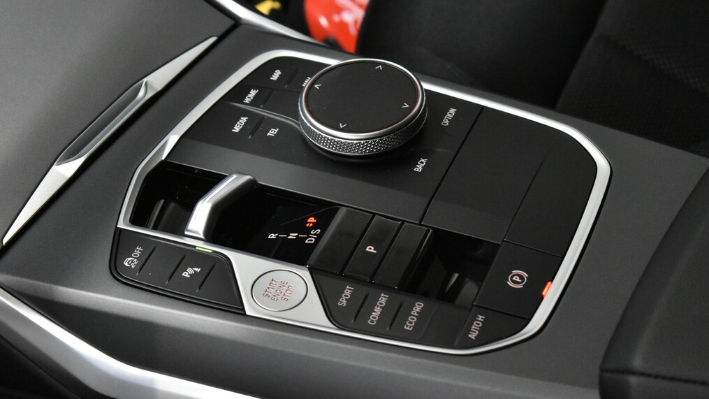 BMW Serii 3, 320
