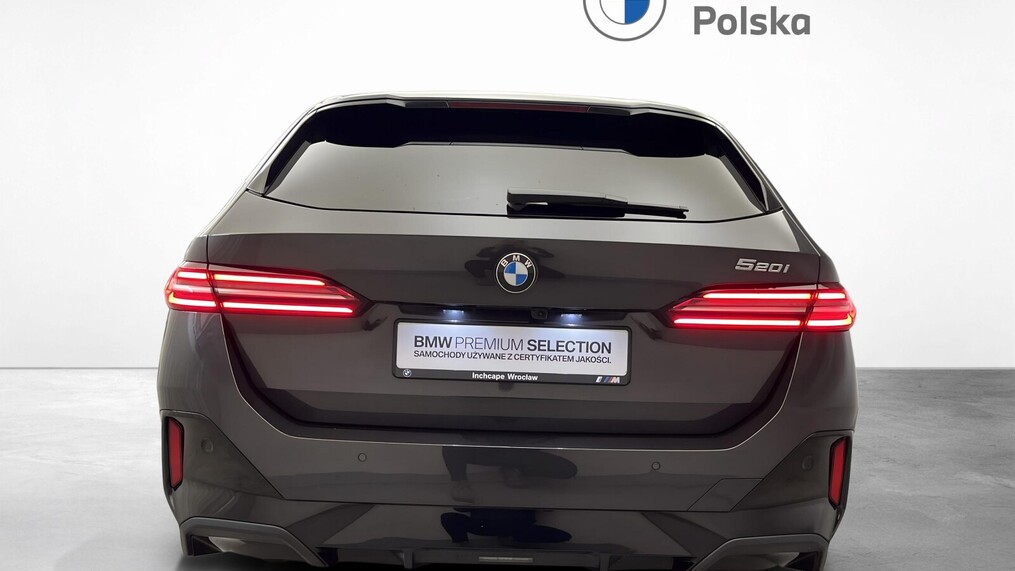 BMW Serii 5, 520