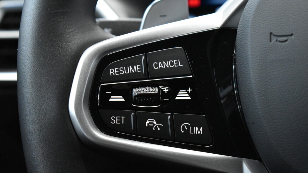 BMW Serii 3, 330