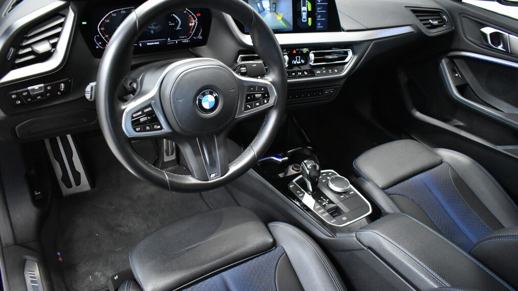 BMW Serii 2, 218