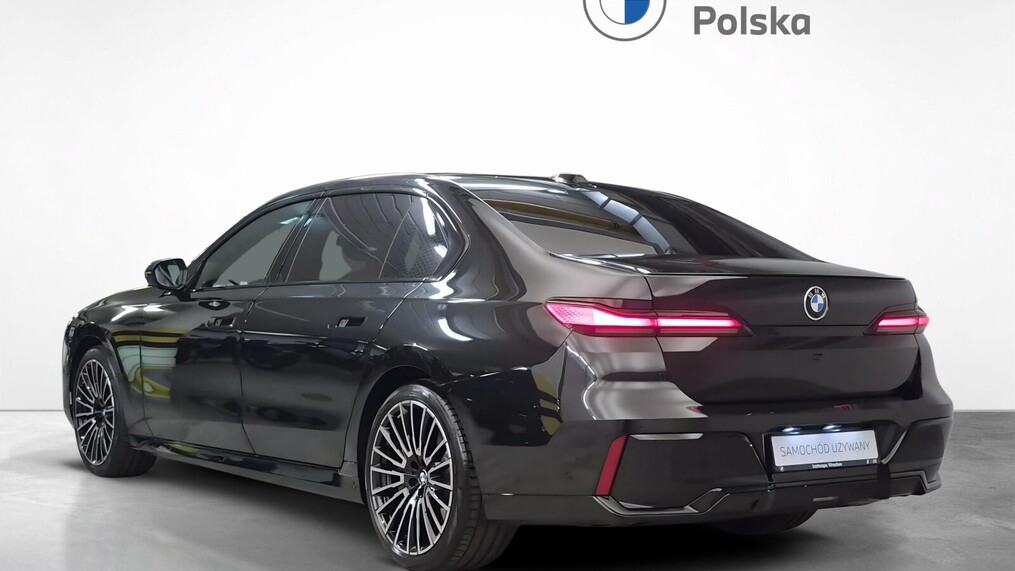 BMW Serii 7, 740